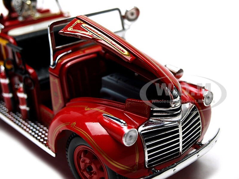 1941 GMC FIRE ENGINE TRUCK RED 1/32 DIECAST MODEL BY SIGNATURE MODELS 32348