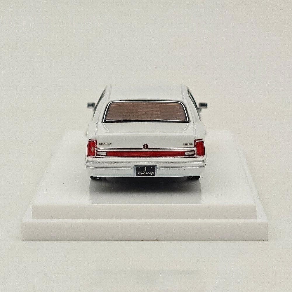 1/64 MK Miniatures Lincoln Town Car Luxury Sedan Limited Diecast Metal Model Car