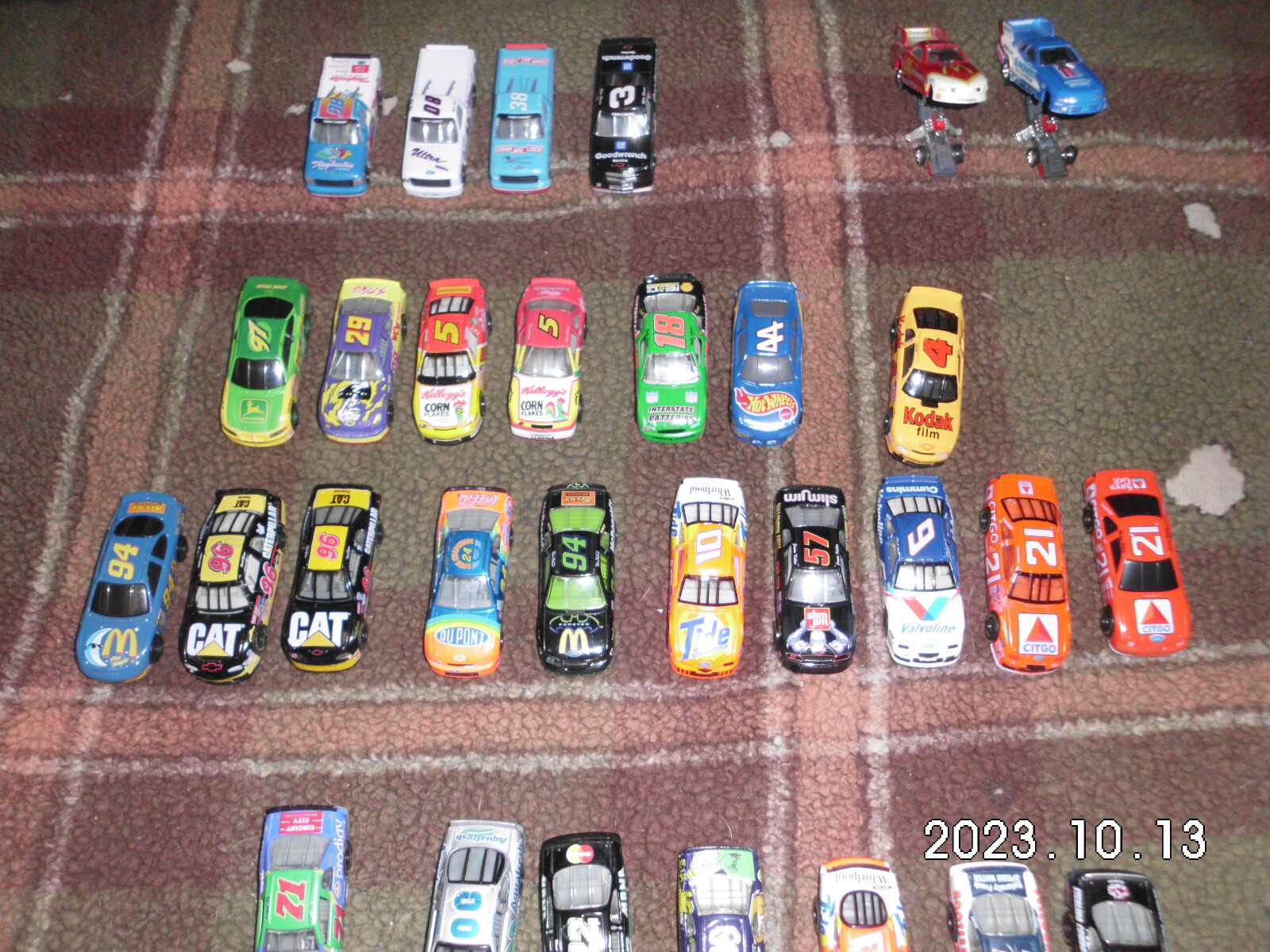 1997 Hot Wheels 100 Car Carry Case 32 Funny Cars / Dragsters / Nascar + Bonus