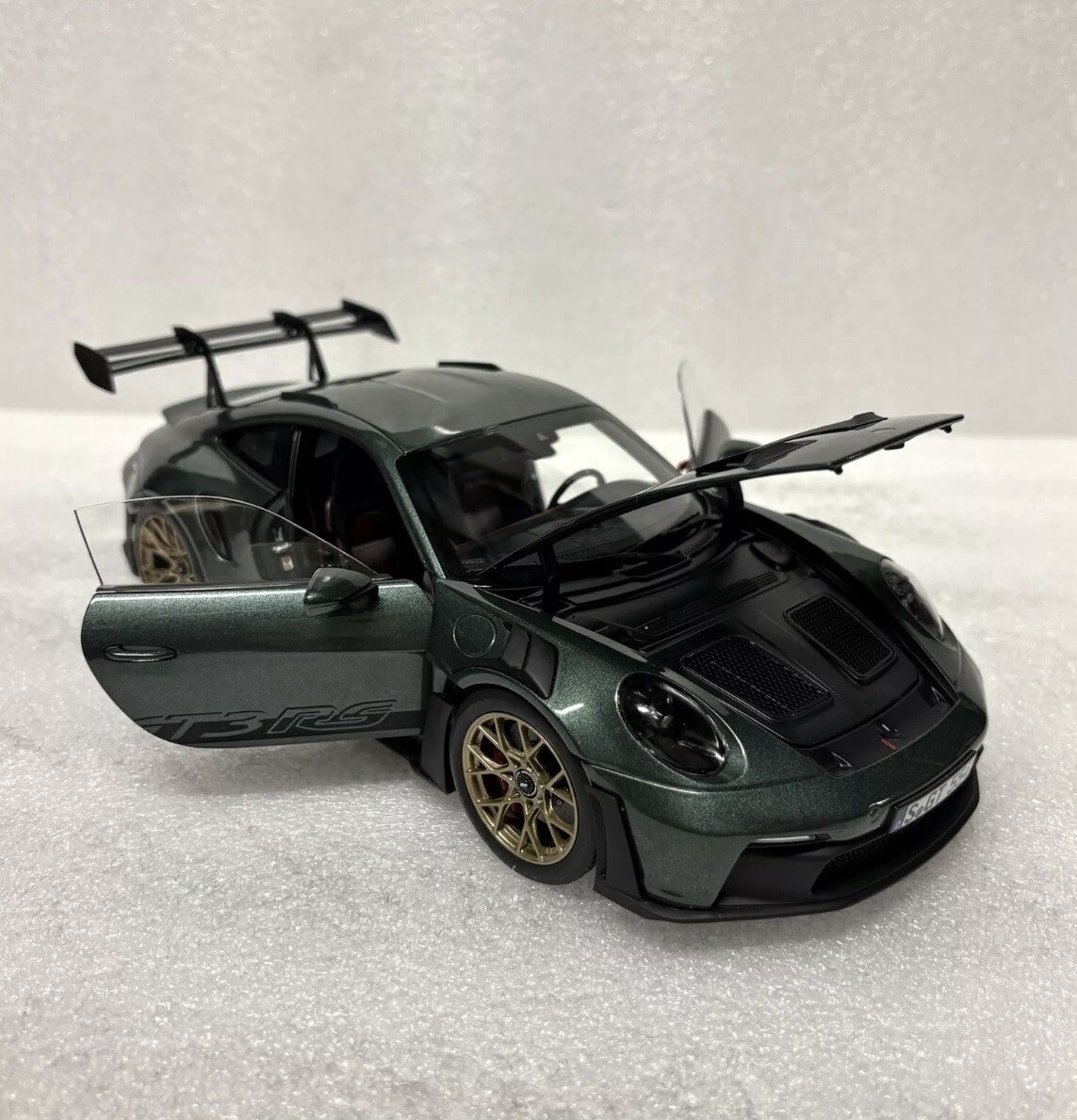 1/18 Norev Porsche 911 (992) GT3 RS 2022 Dark Green Metallic Diecast Limit 504pc