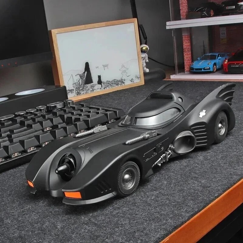 1:24 THE BATMAN Batmobile 1989 DC Comics Diecast Car Toy Gift Collectible NEW