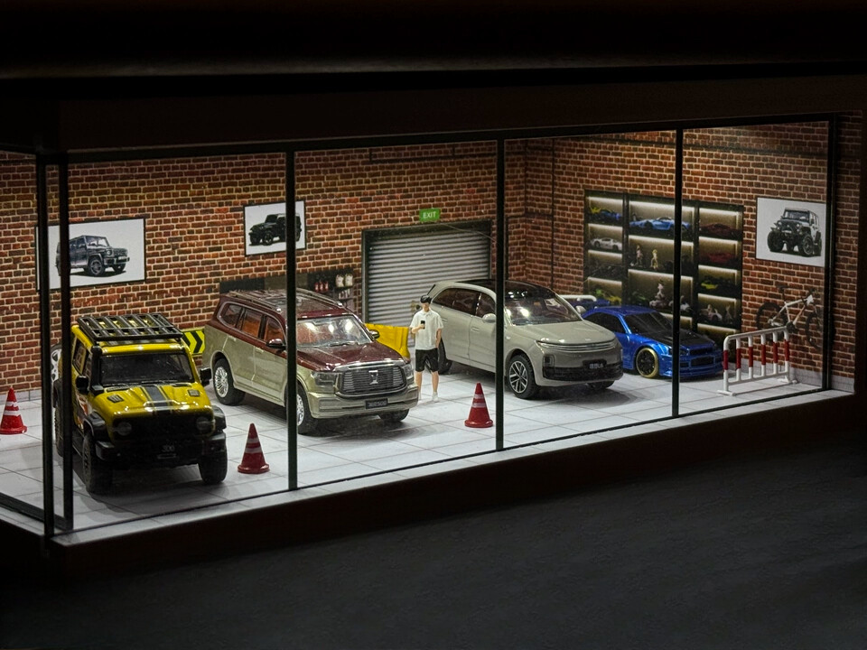 1/43 Diorama Garage Model LED Lighting City Car Parking Lot Scene Display Model