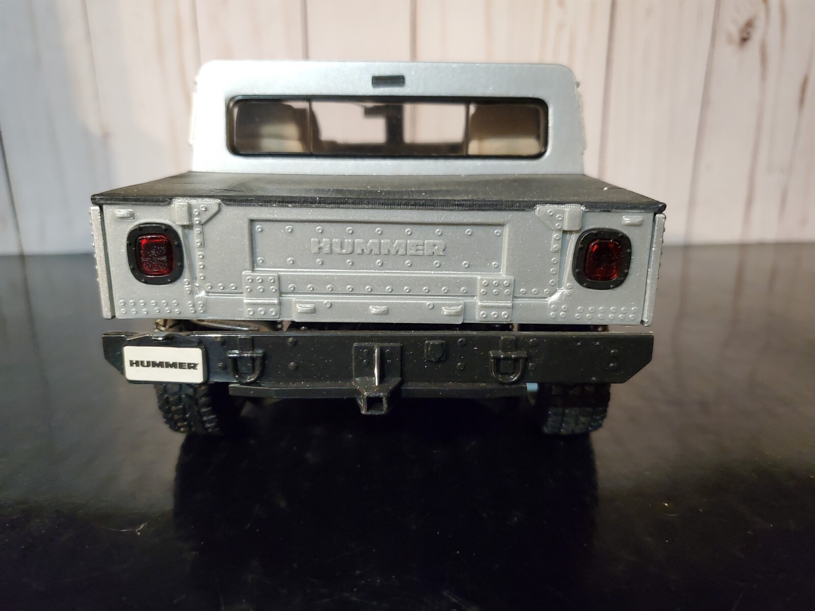 Maisto Hummer Hard Top 4×4 1:18 Scale Diecast Model Truck Military Humvee Silver
