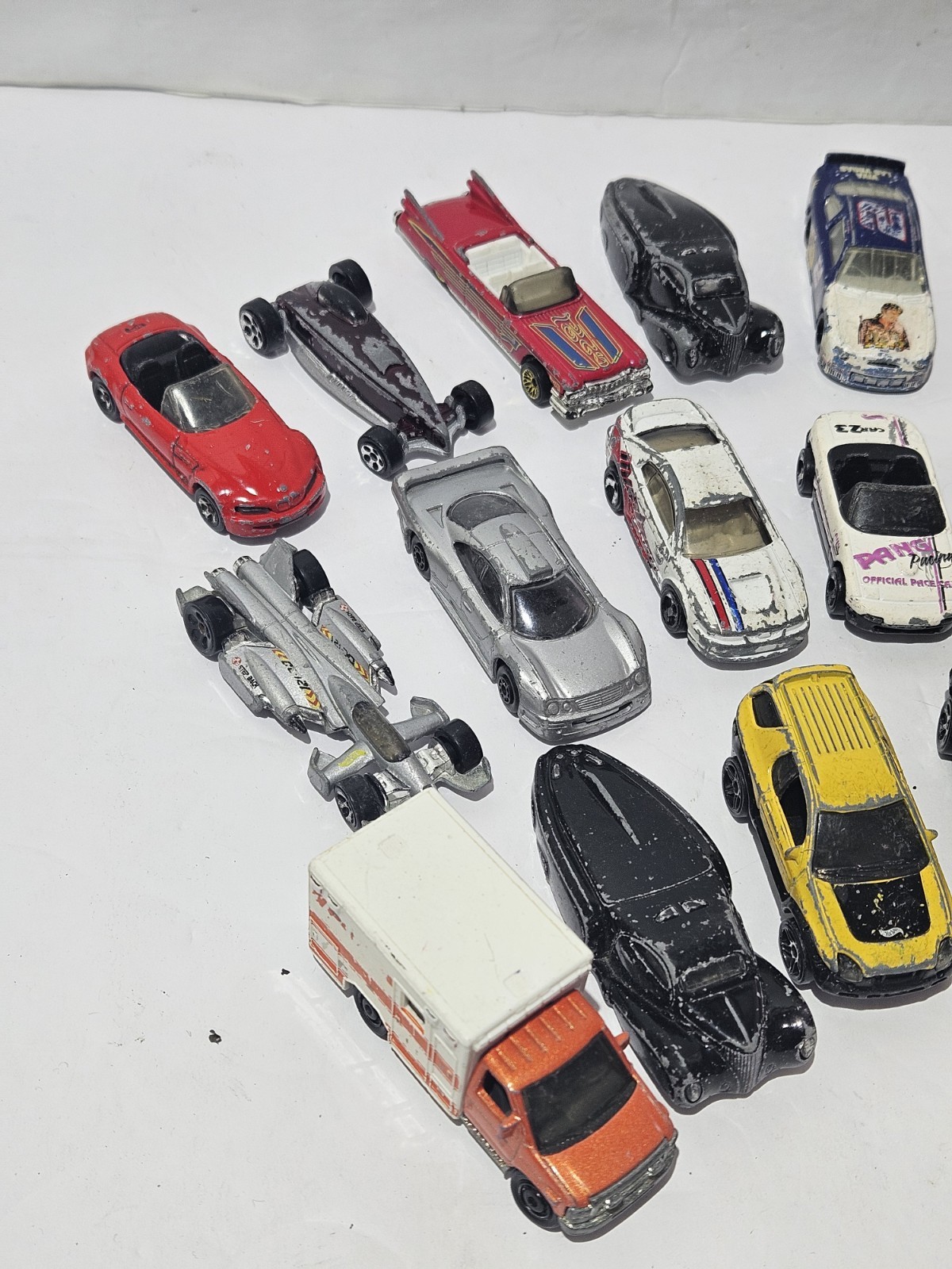 Diecast Cars Hot Wheels Matchbox Mixed Brands Played With – Lot of 22