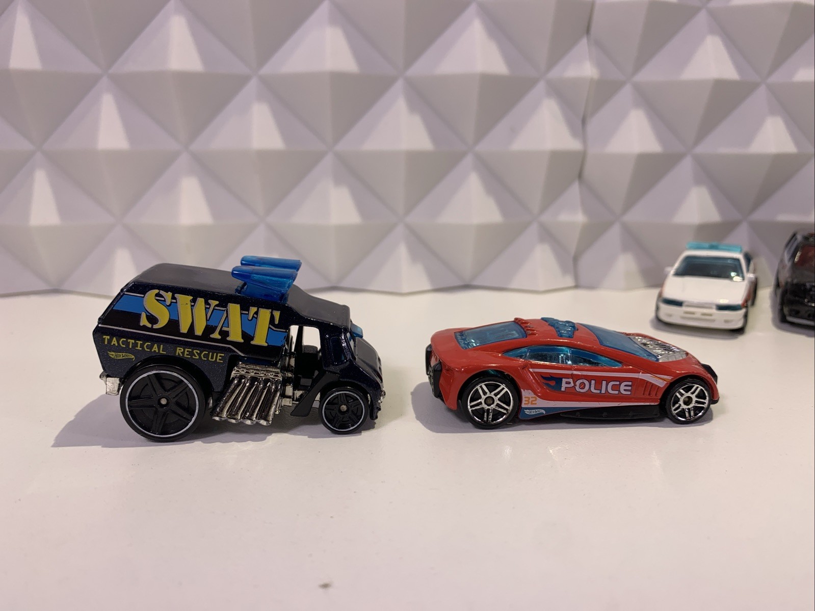 Hot Wheels Loose Lot of 8 Rescue and Police Fire Trucks