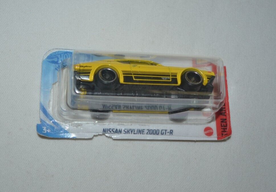 HOT WHEELS THEN AND NOW – NISSAN SKYLINE 2000 GT-R YELLOW LOOSE FREE SHIPPING