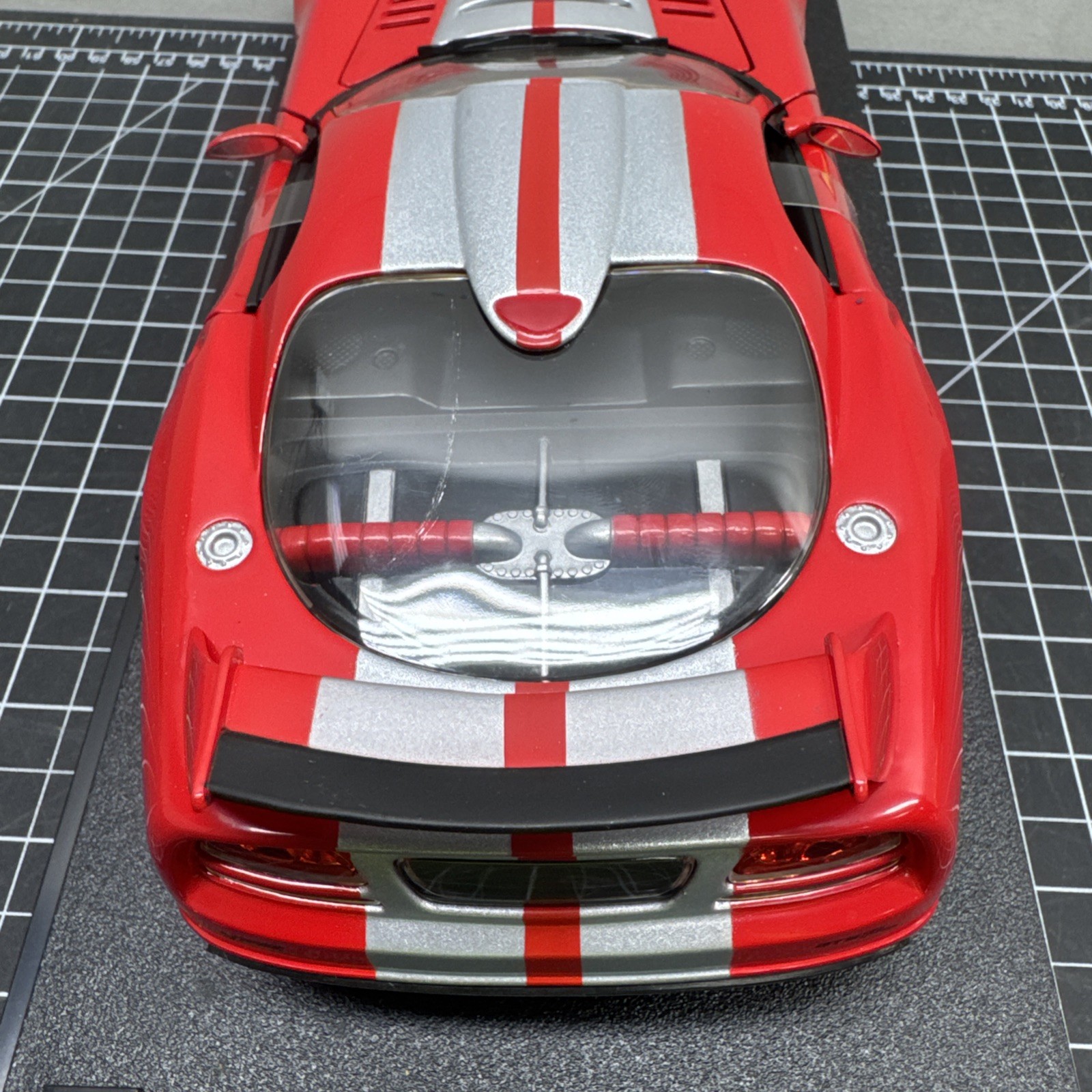 1/18 100% Hotwheels 2001 Dodge Viper GTS R Red No BOX D3