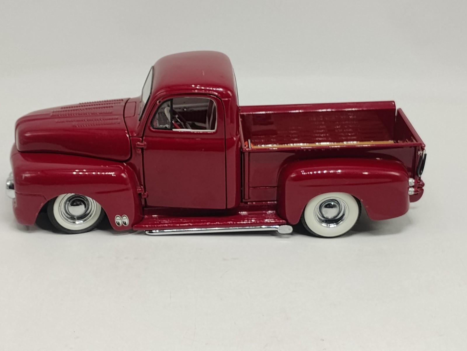 Danbury Mint 1:24 Scale Deep Metallic Red 1951 Ford F-1 Custom Pickup
