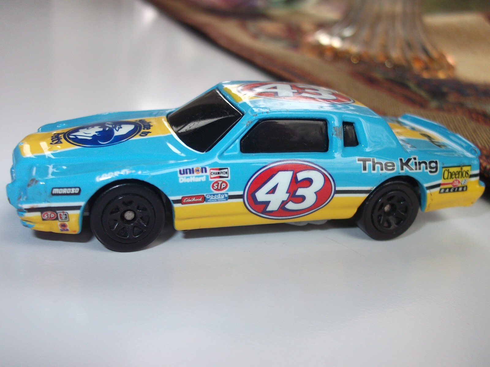 THE KING Richard Petty Vintage 1984 Pontiac Grand Prix 1/64 Model NASCAR