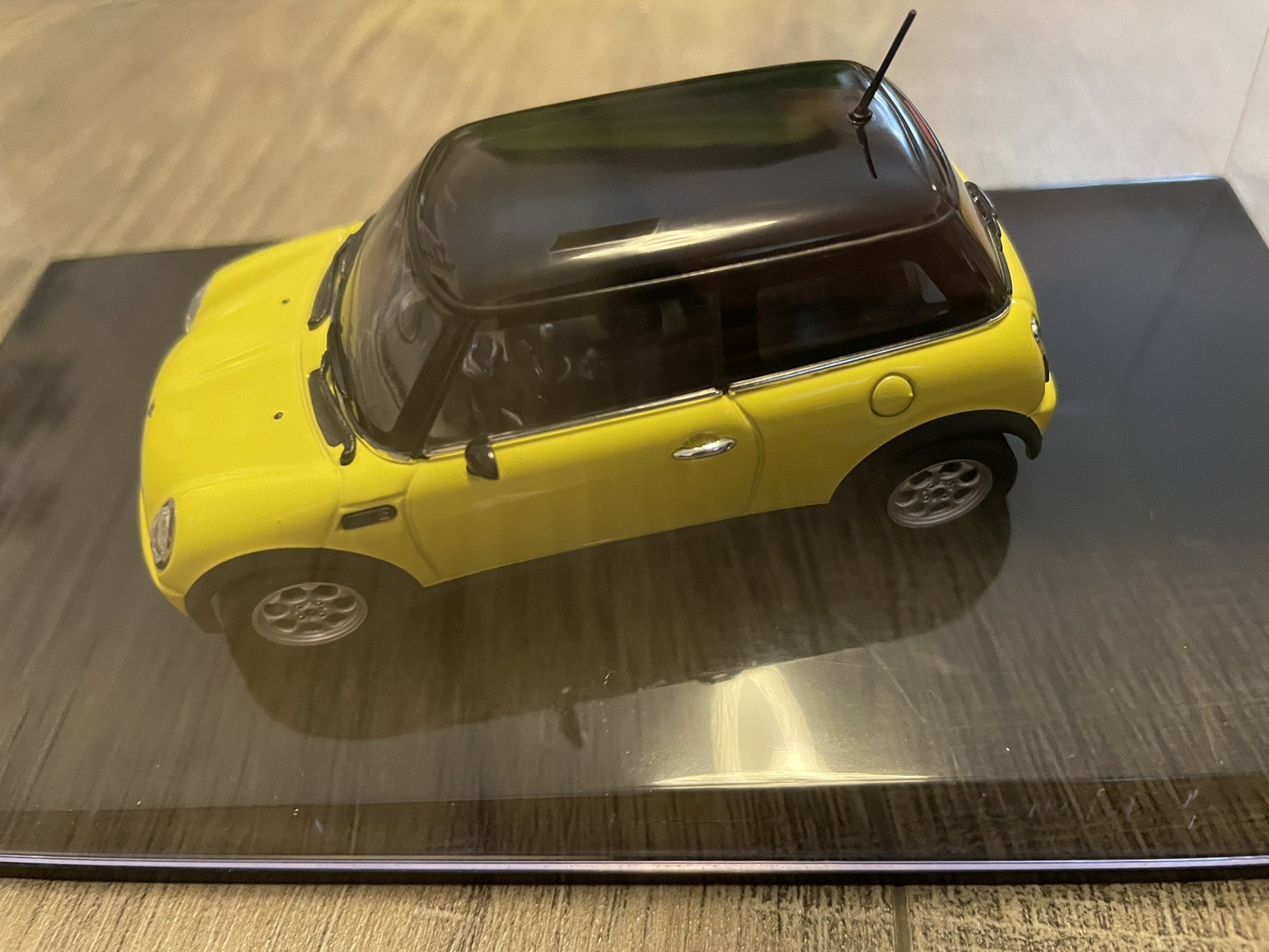 1/43 Autoart Bmw Mini Cooper Yellow Black Roof Minicar In Case