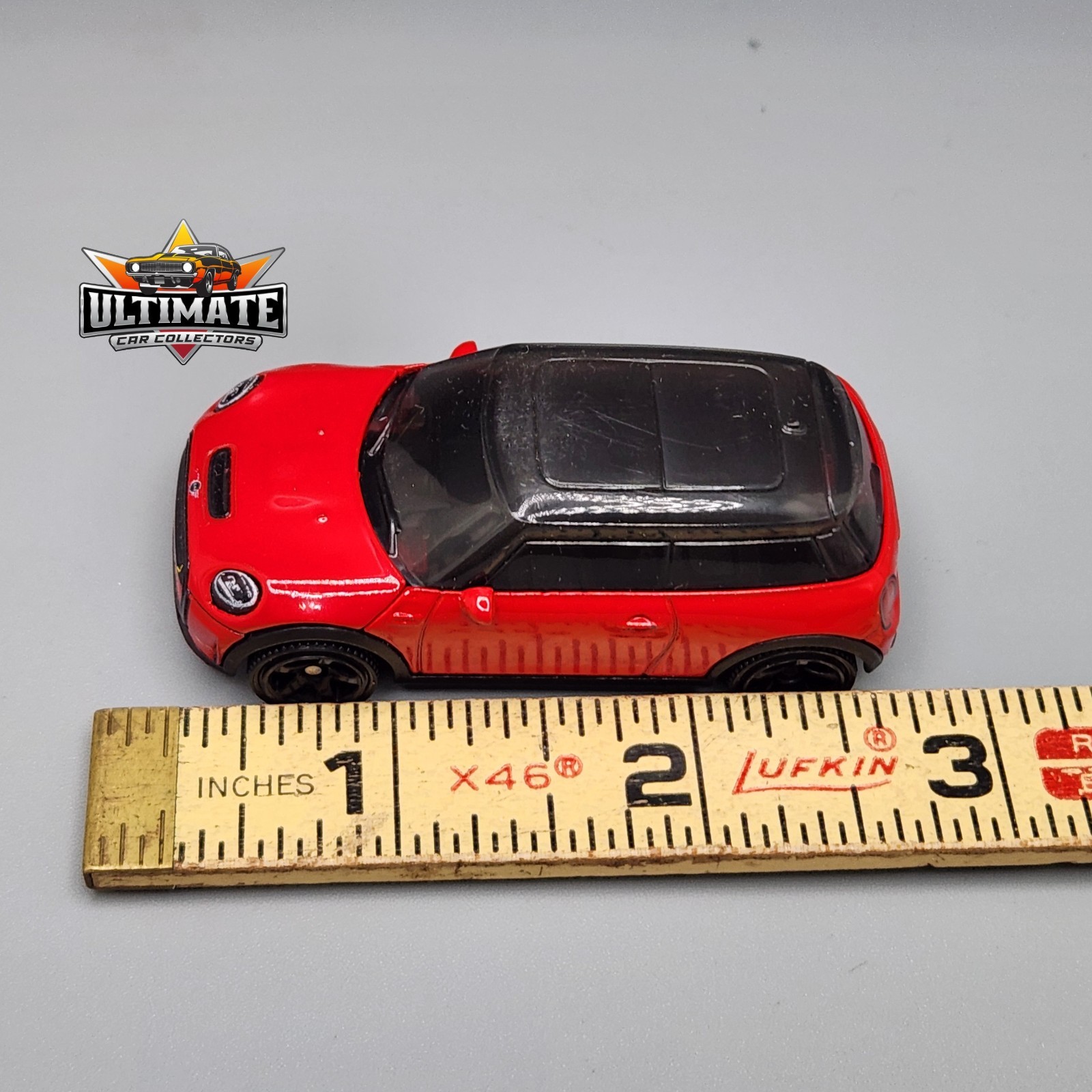 2022 22 Mini Cooper SE Collectible 1/64 Scale Diecast Model Collector Car