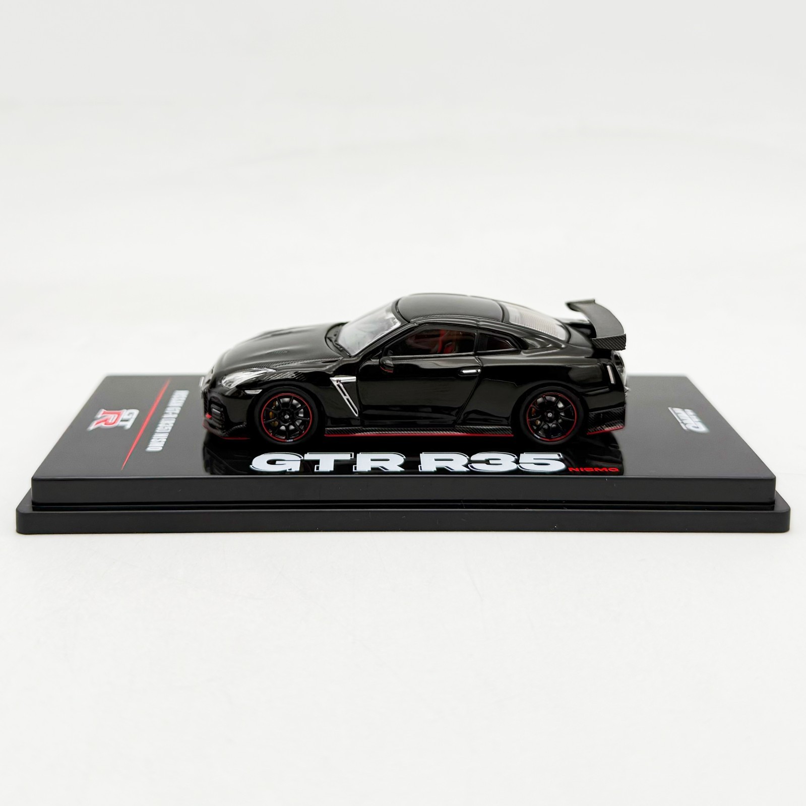 INNO64 1:64 Nissan GT-R R35 Nismo Black