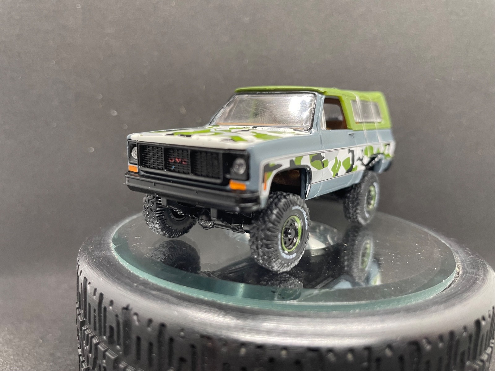 M2 MACHINES 1973 GMC JIMMY SIERRA 4X4 – Removable Top – LOOSE – 1/64