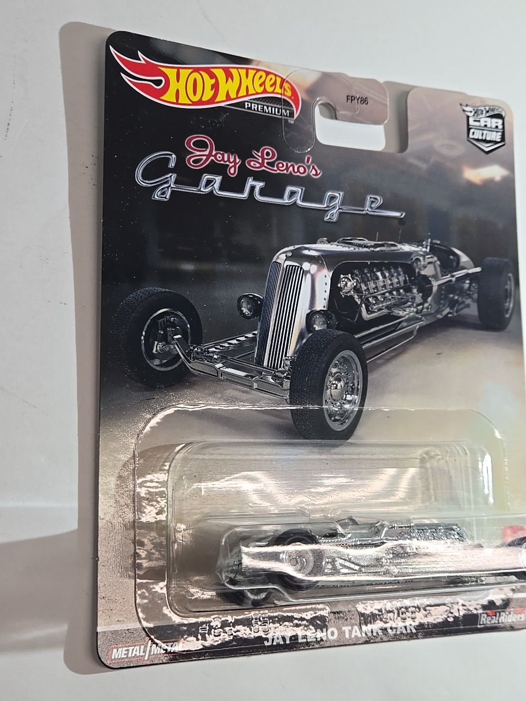 Hot Wheels Premiums Tank Car – Silver (HCJ85)