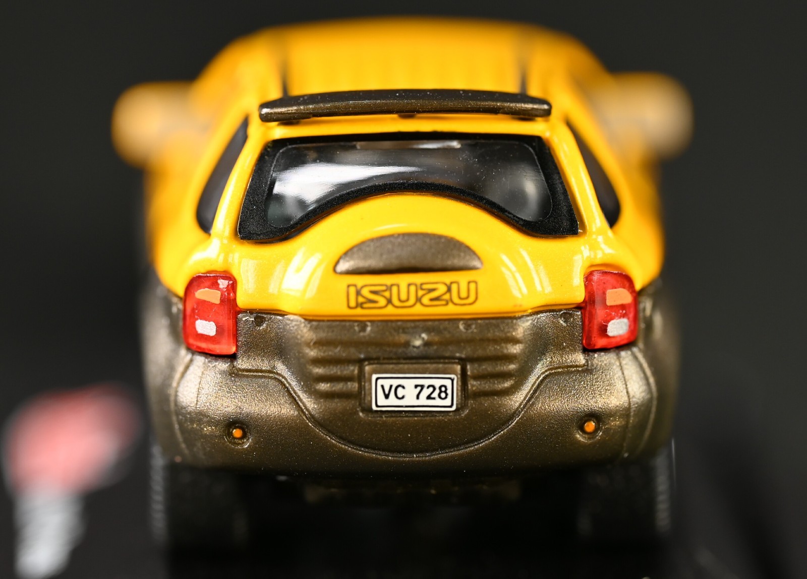 Isuzu V-Cross Yellow 1:72 Diecast Schuco Junior Line Excellent in box