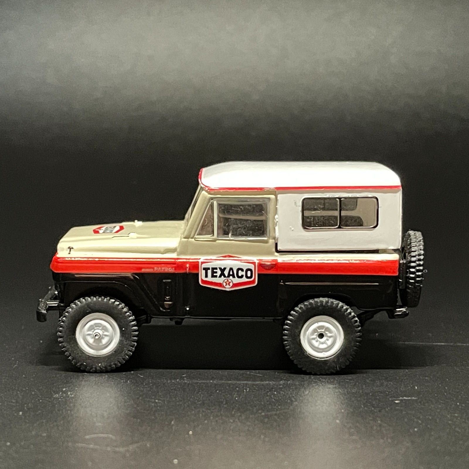 1967 Nissan Patrol Texaco SUV 1/64 Premium Diecast w/ RR’s & Removable Top