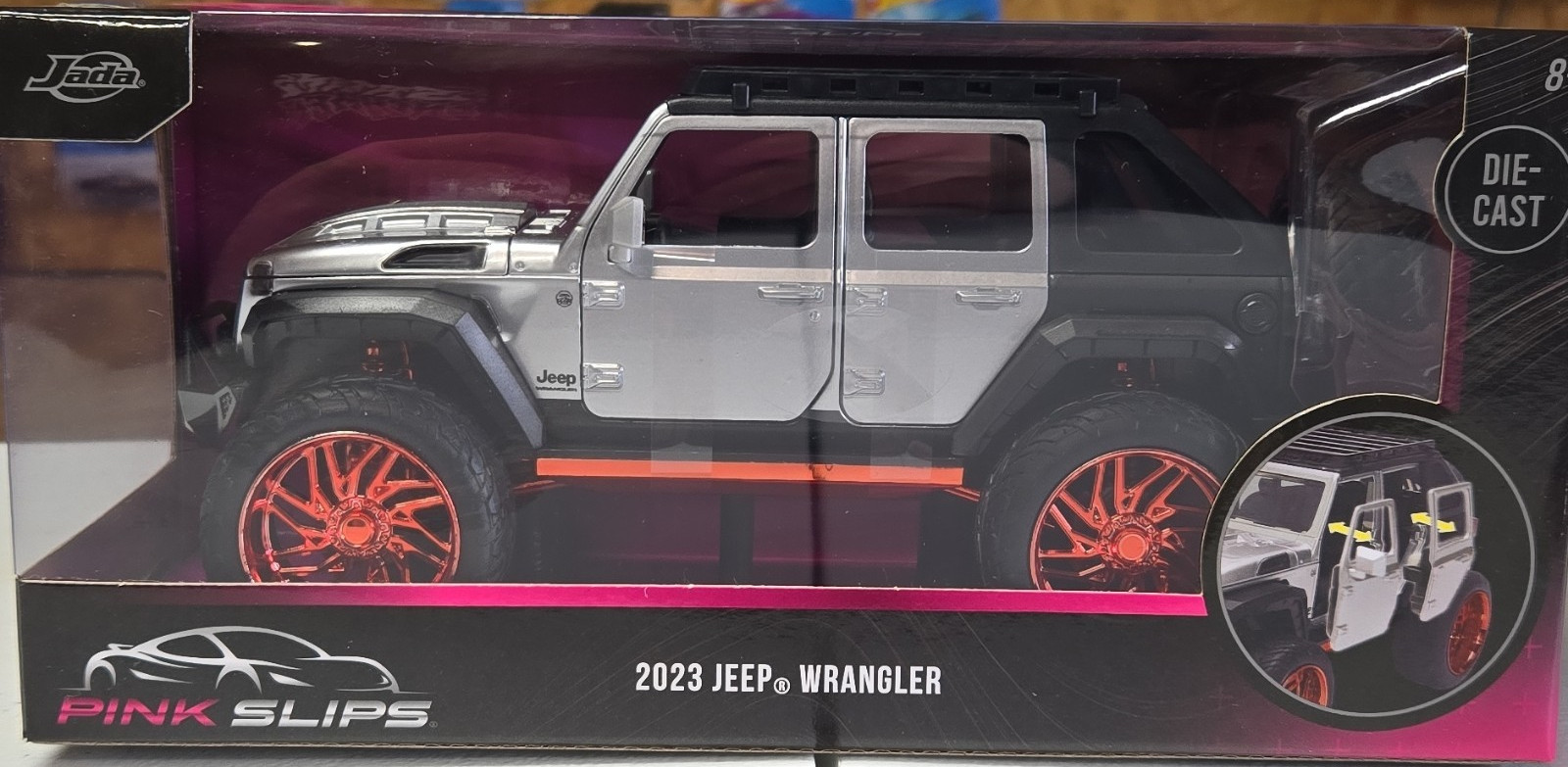 Jada Toys Pink Slips 1:24 2023 Jeep Wrangler Silver Black Red Diecast Car Chase.