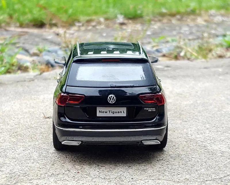 1:32 Volkswagen Tiguan SUV Alloy Diecast Car Model Sound Light Kid’s Toy Gift