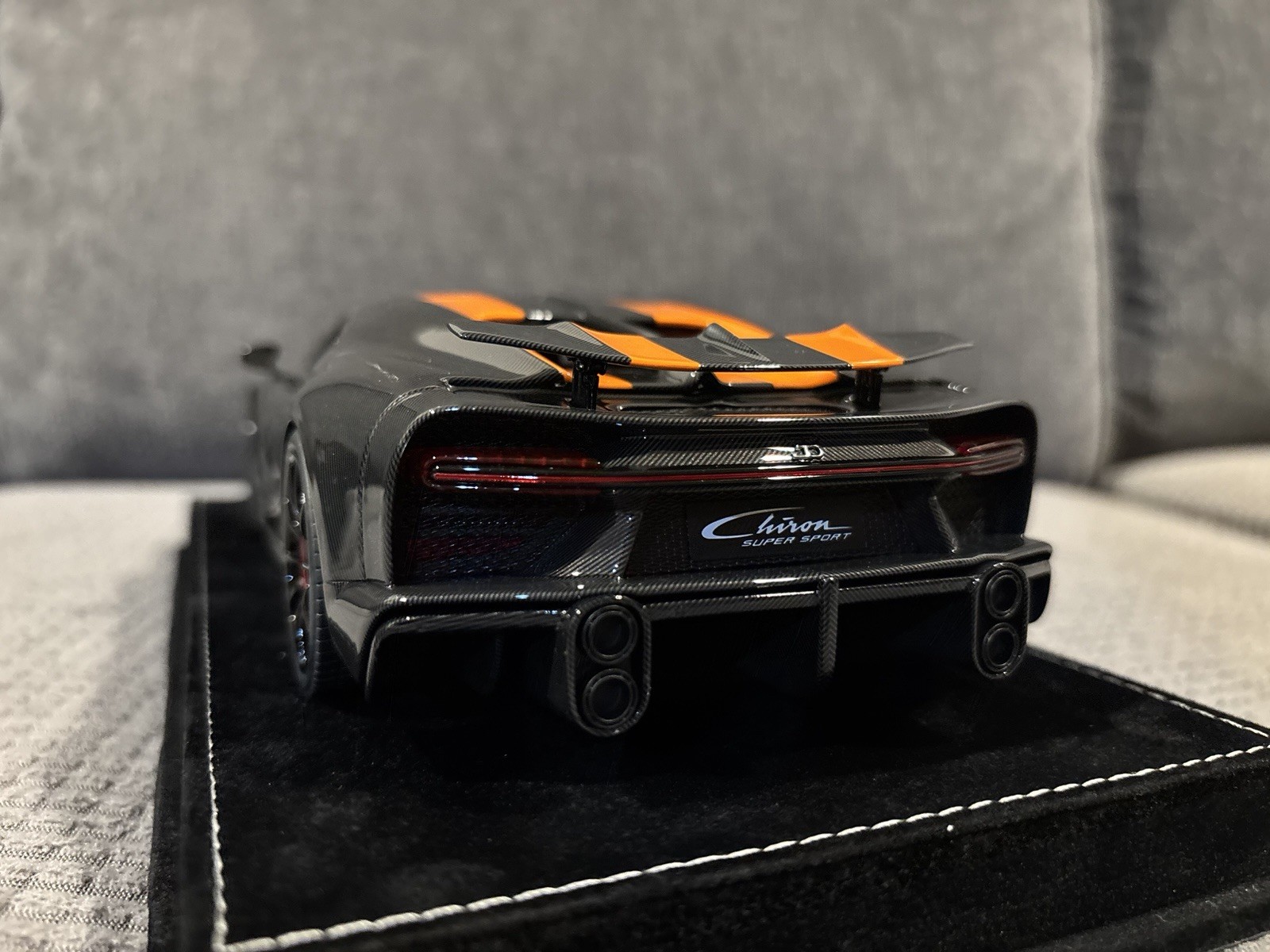 1/18 HH Henson & Heaven Bugatti Chiron SuperSport Carbon/orange High Wing Limite