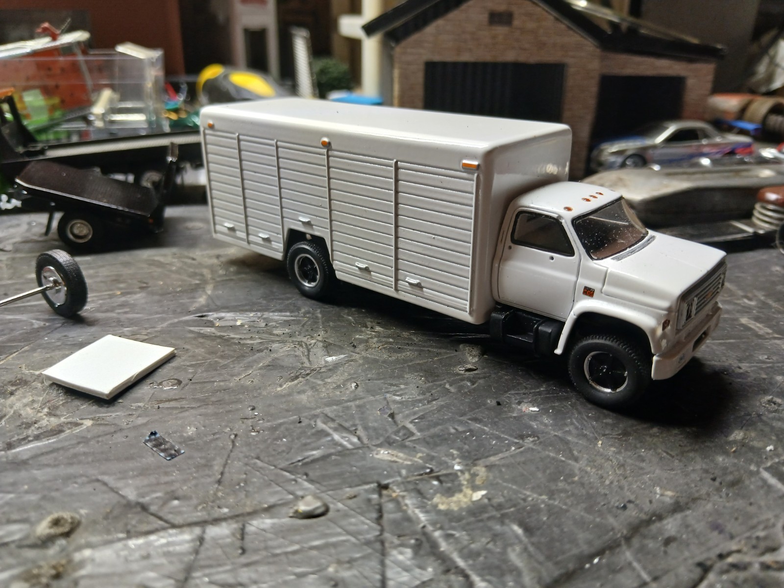 1 64 Custom Built C60 Beverage Truck Greenlight