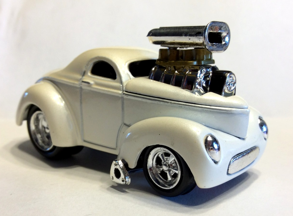 MUSCLE MACHINES 1941 41 WILLYS COUPE LIMITED EDITION – 1/64 DIECAST