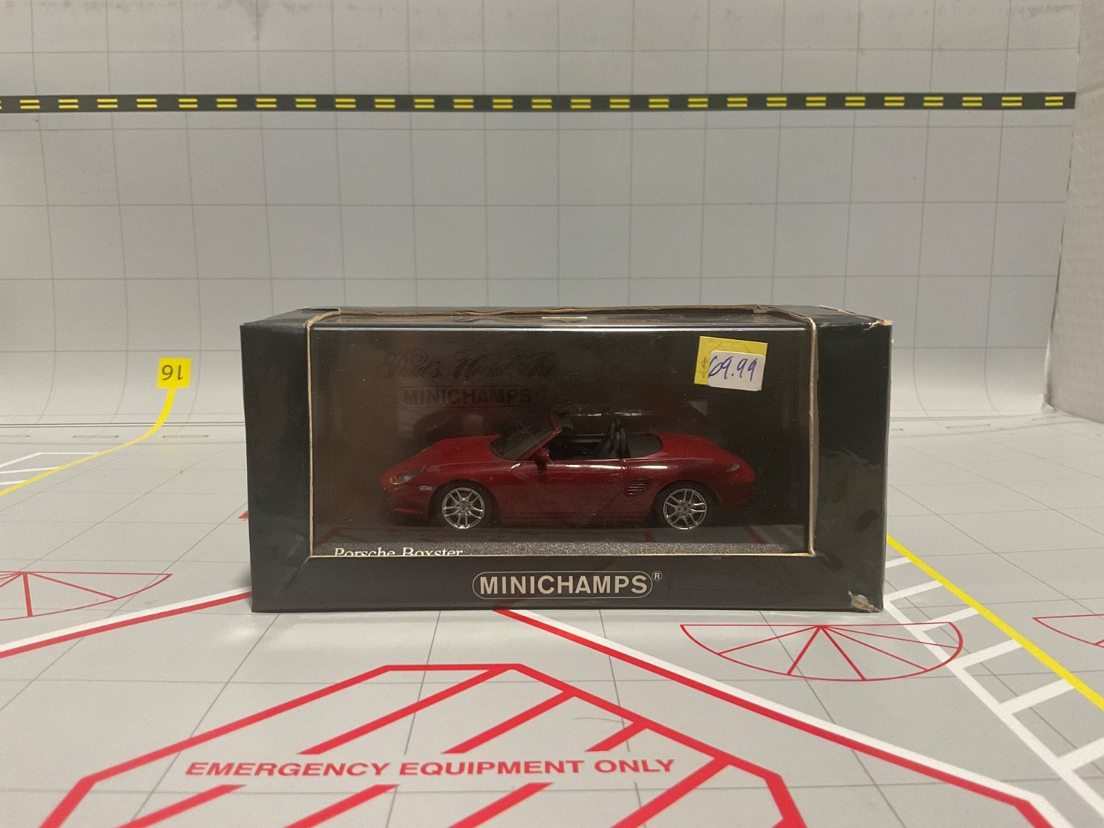 1:43 MINICHAMPS PORSCHE BOXSTER 2002 RED METALLIC