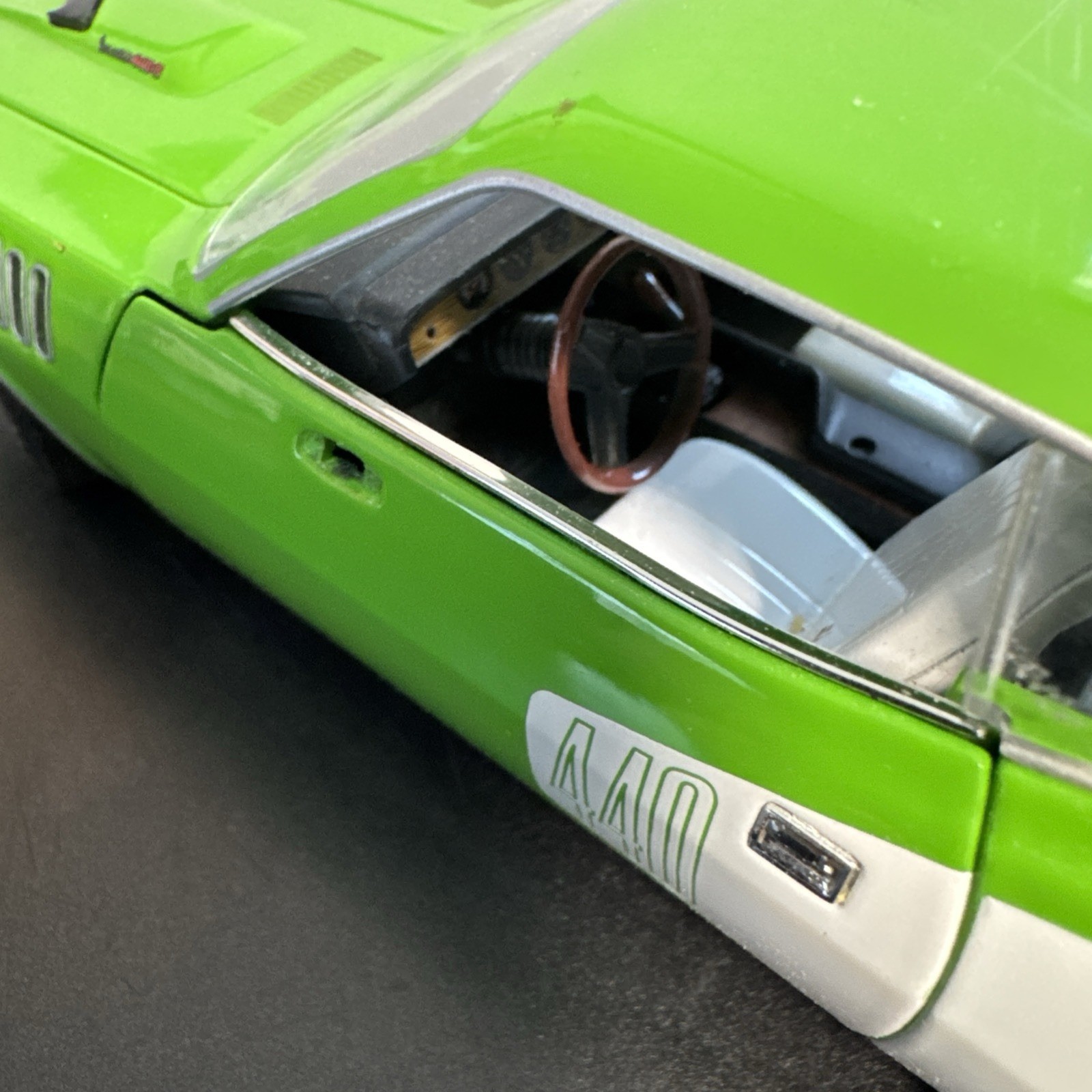 Die Cast Car Vintage 1971 Cuda 440 Green 1:24