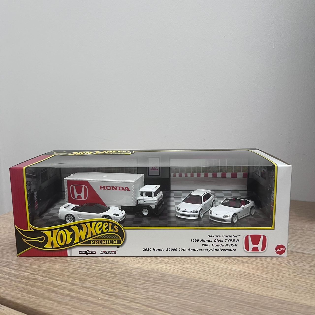 Hot Wheels 2025 Premium Honda Type R Garage Box Display Set Sakura Sprinter JDM