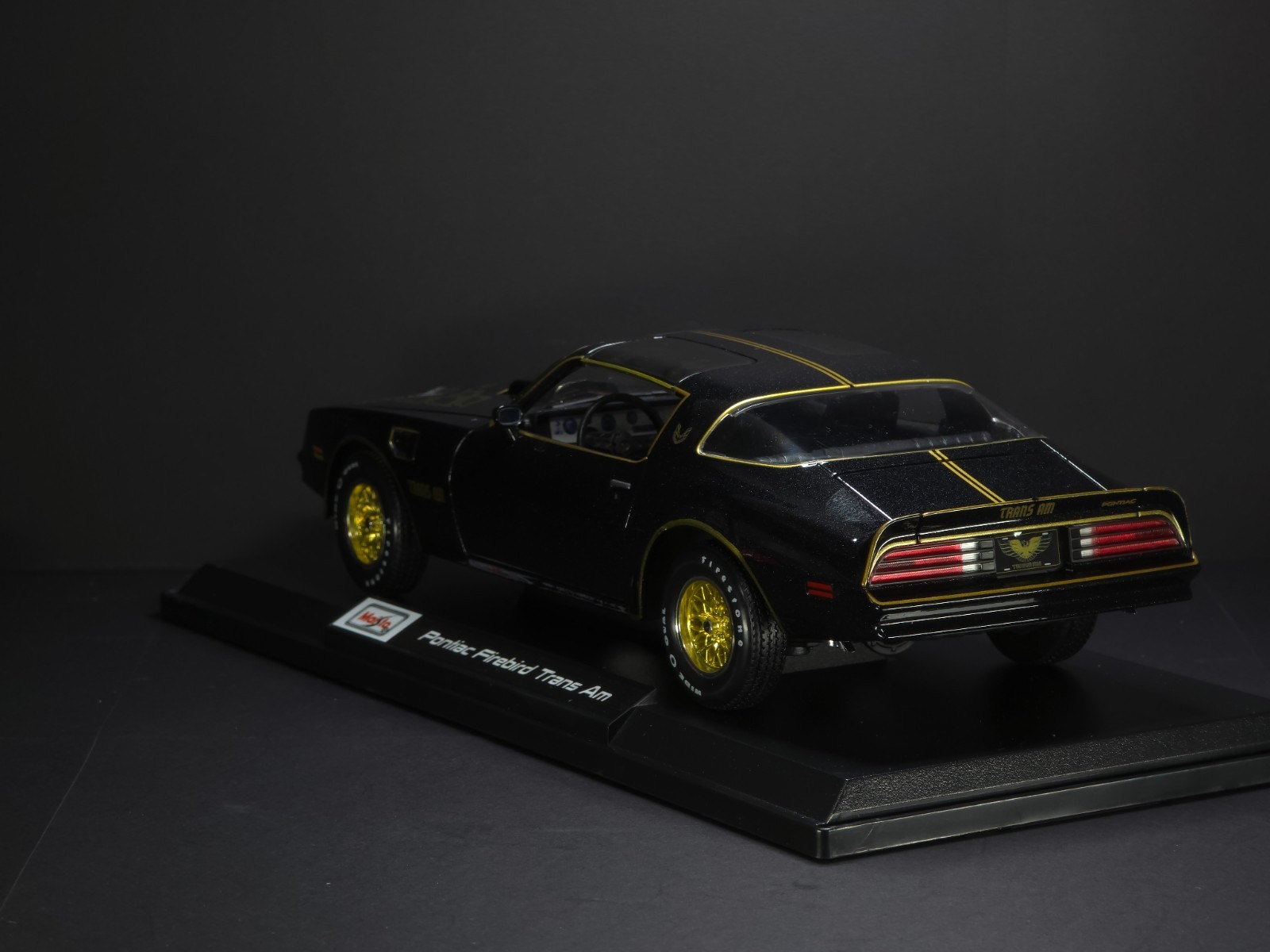 Pontiac Firebird Trans Am 1:18 Maisto Exclusive Style Special Edition – Black