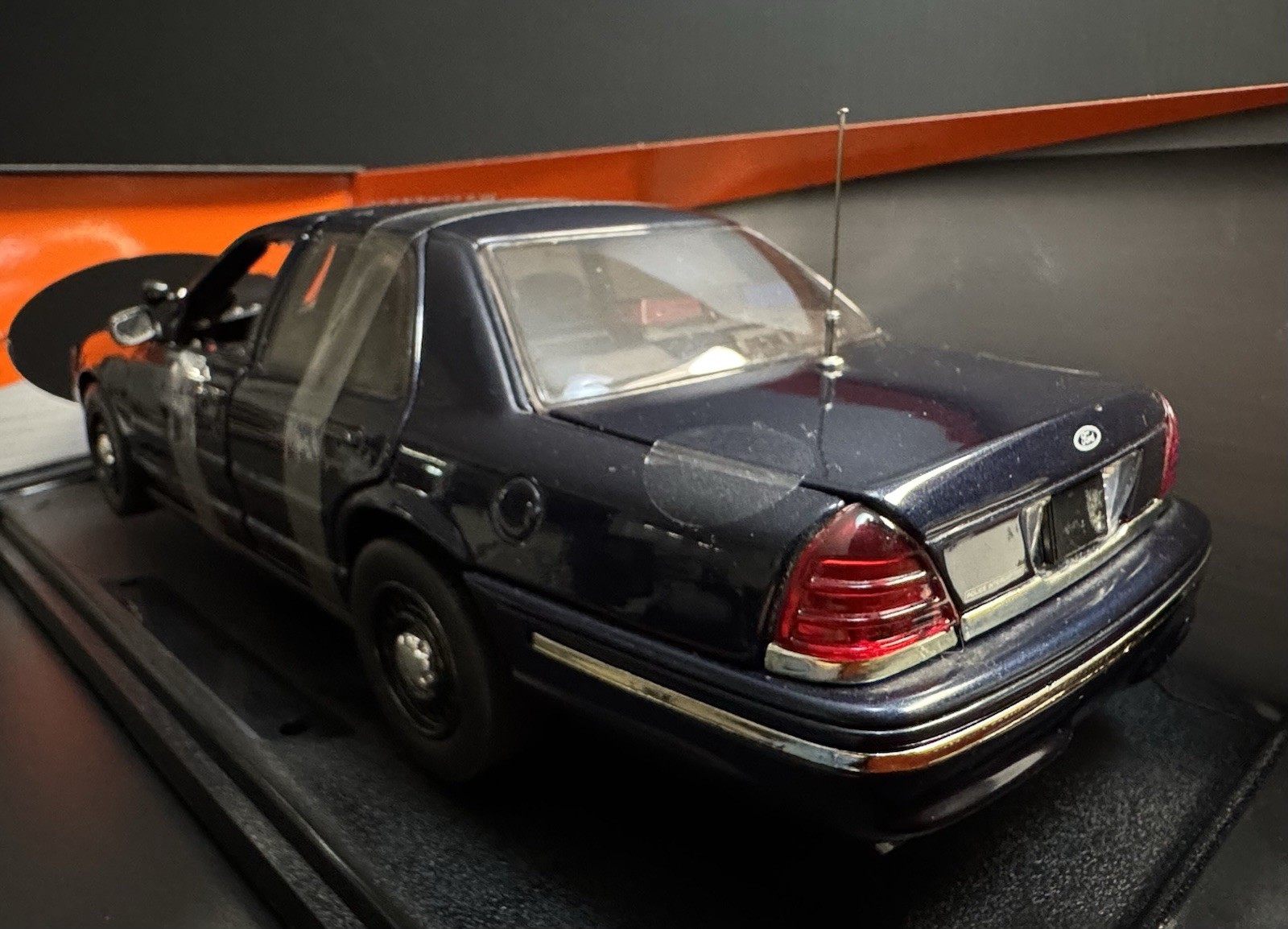 2001 Ford Crown Victoria LX Sedan Blue Slicktop Unmarked W/ Push Bar 1/18 HTF !