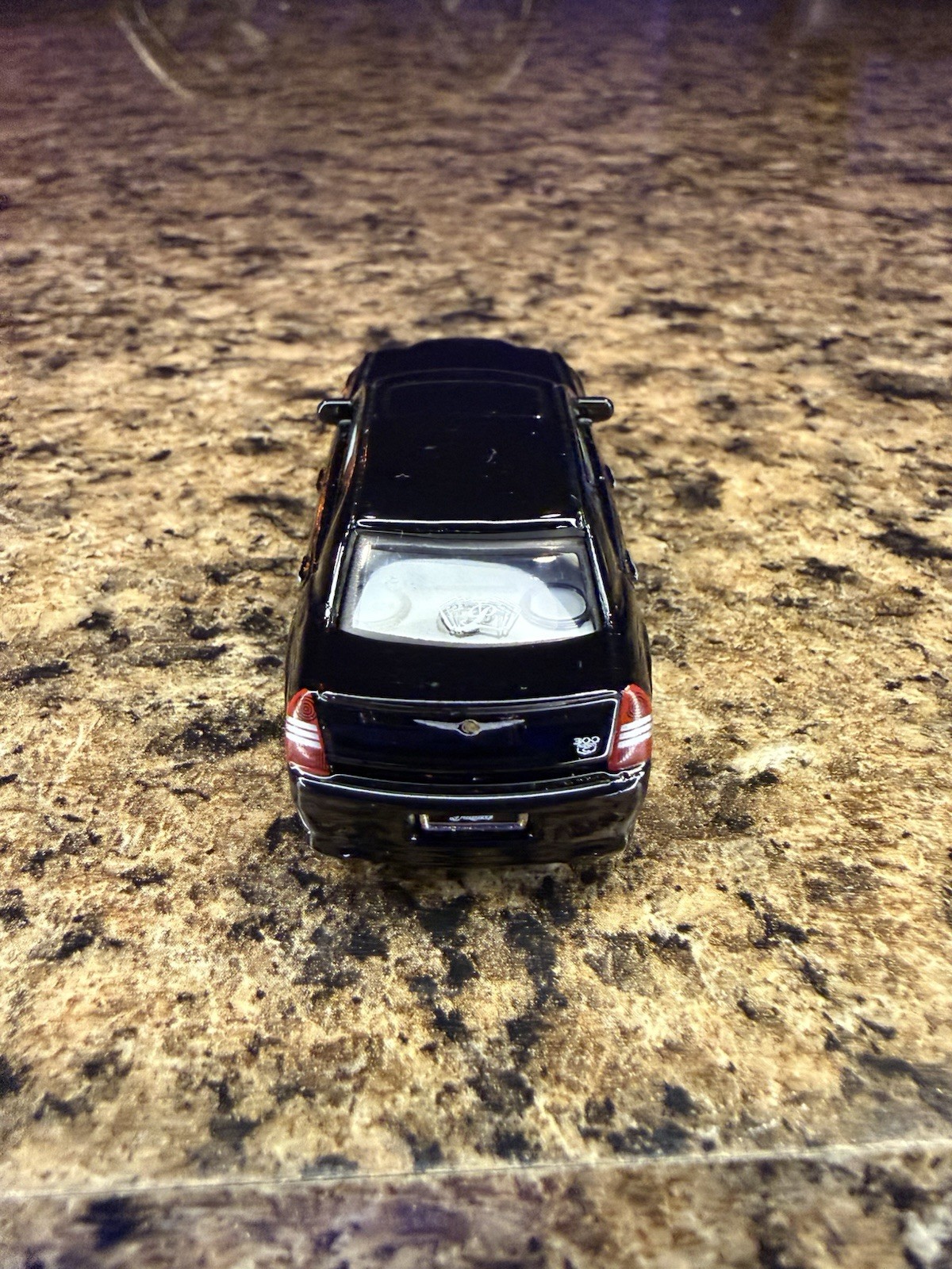 Maisto Playerz Luxury Collection 2005 Chrysler 300 300C Hemi black 1:64