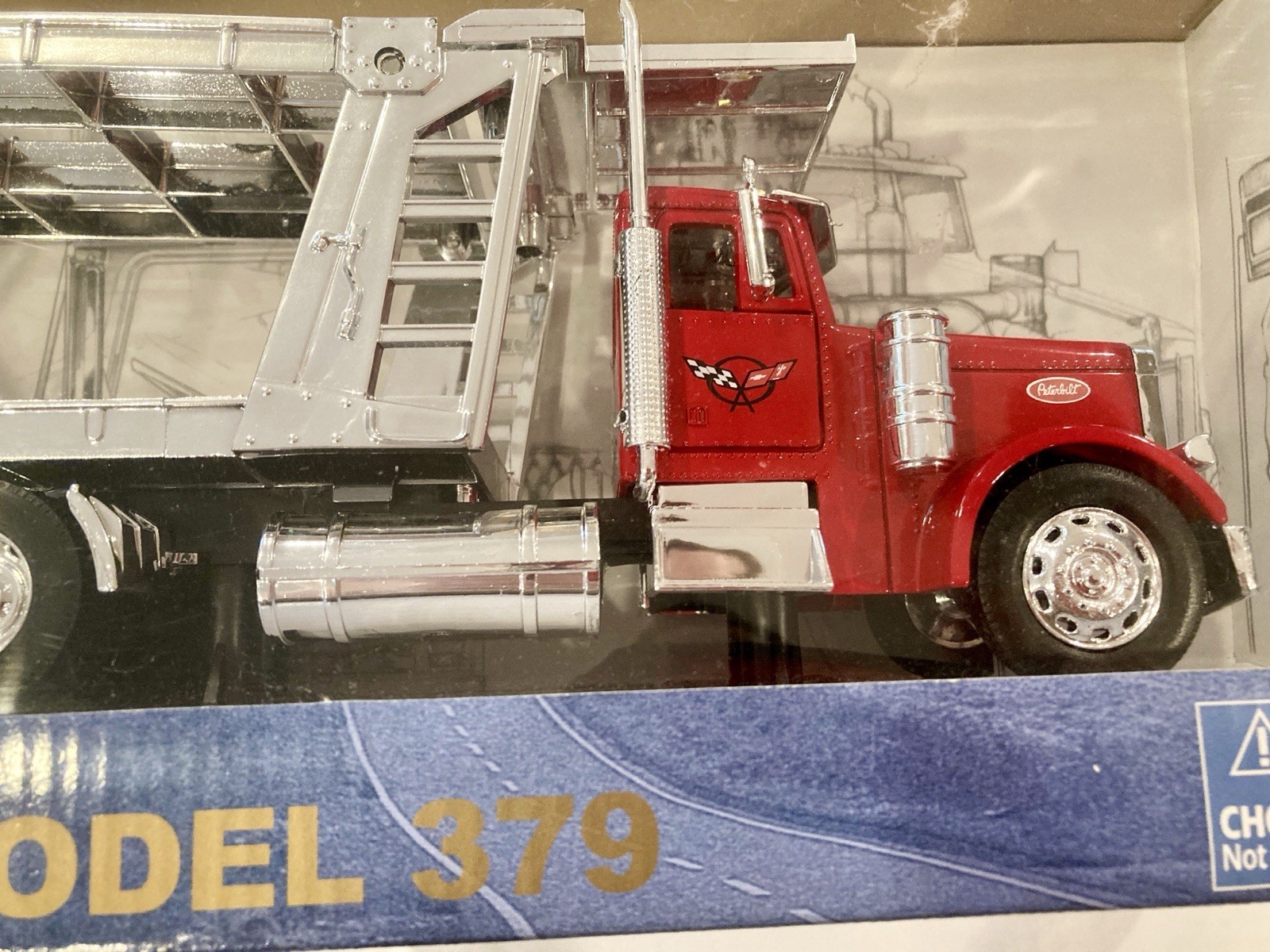 New-Ray LongHauler Collection 1:32 Peterbilt Model 379 Diecast Truck Red/Silver