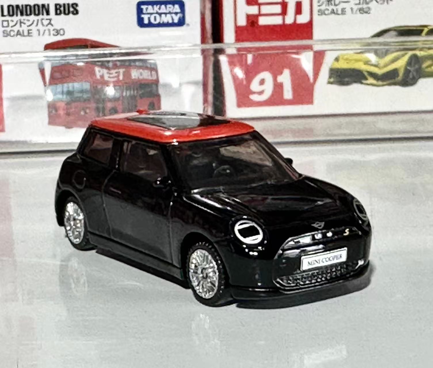 CCA 1:64 Mini Cooper Diecast Metal Model Car Vehicle New in Box