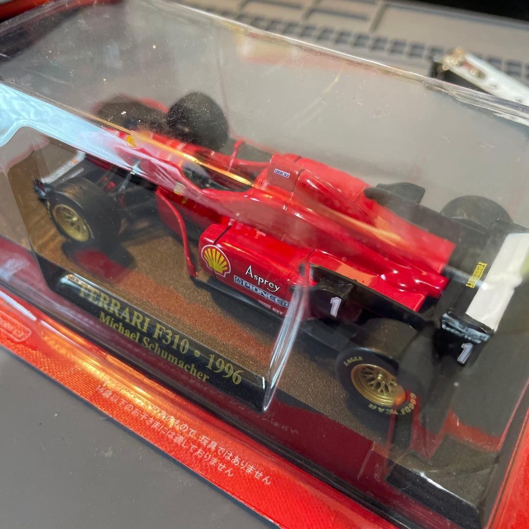 Ferrari F1 Car 1/43 Scale Shell Logo Display Case Used