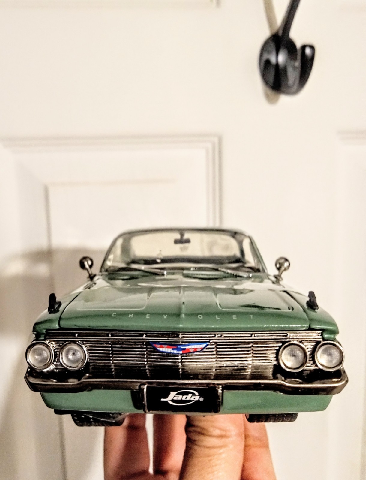 Jada Toy Collectors Club 1:24 Scale 1961 Chevy Impala Model Green Diecast Loose