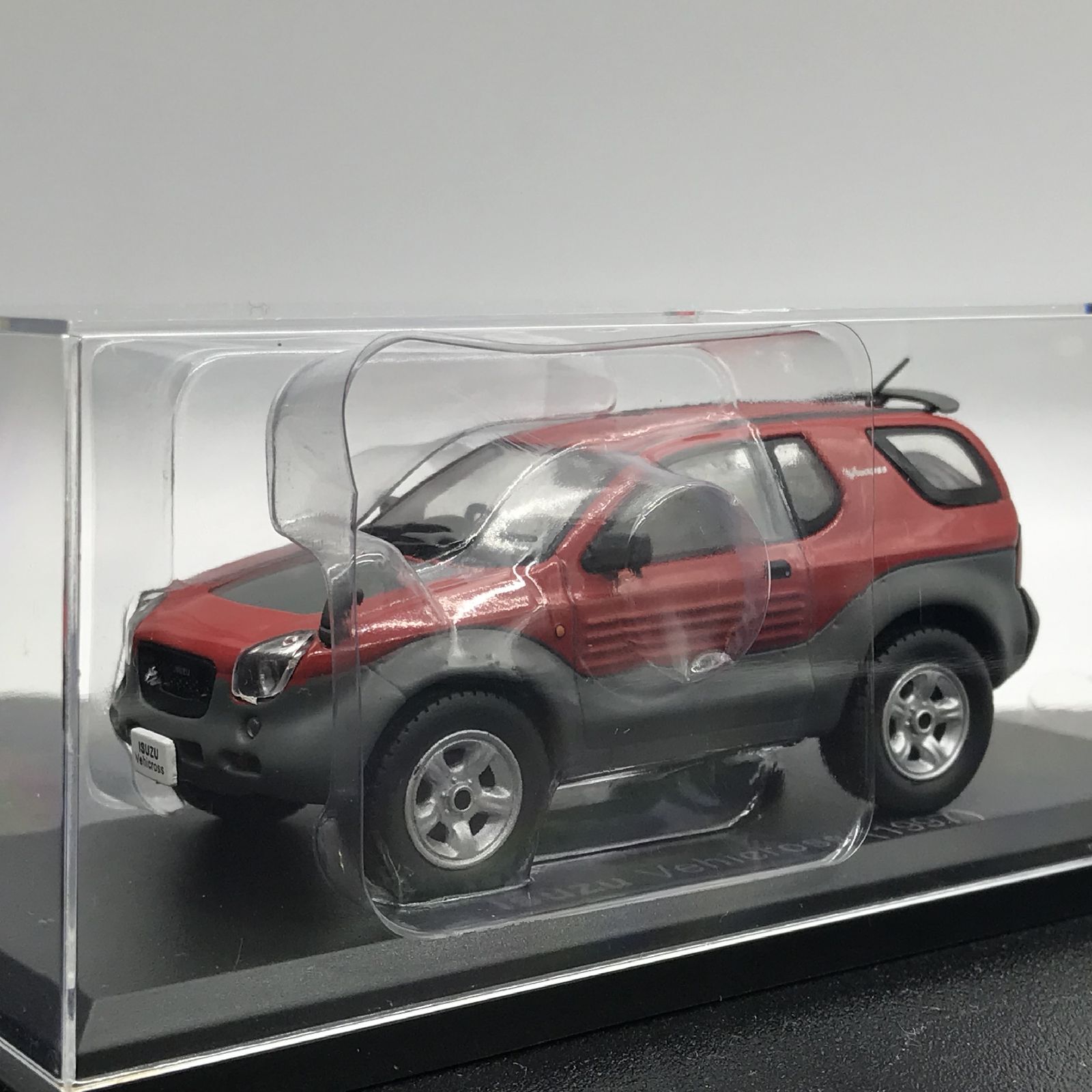 Mini Car Isuzu Vehicross 1977 Red 1/43 Scale Box Display Diecast vol 233