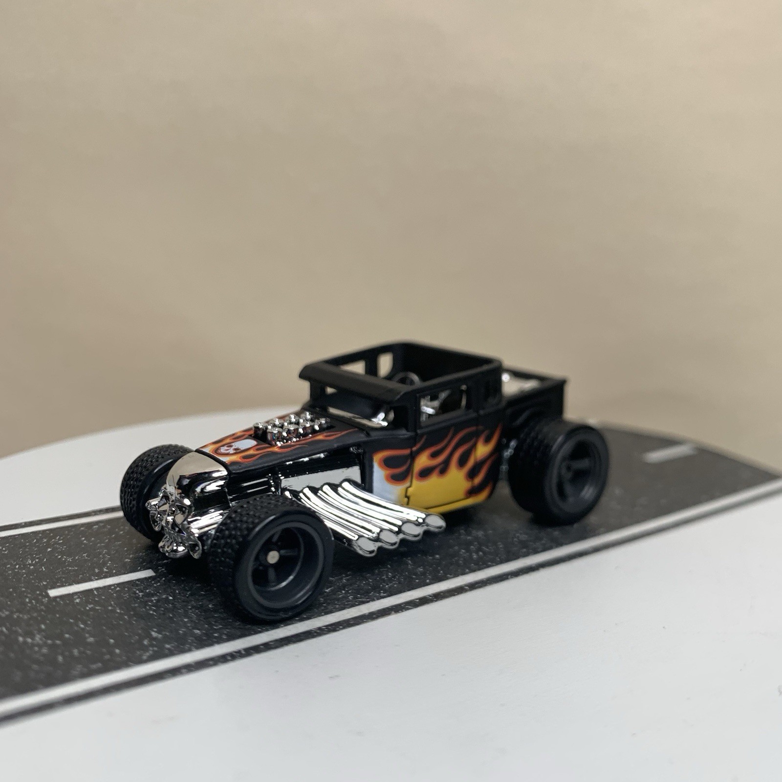 2020 Hot Wheels Premium Boulevard Bone Shaker Matte Black w/Flames & RR 1:64 NM
