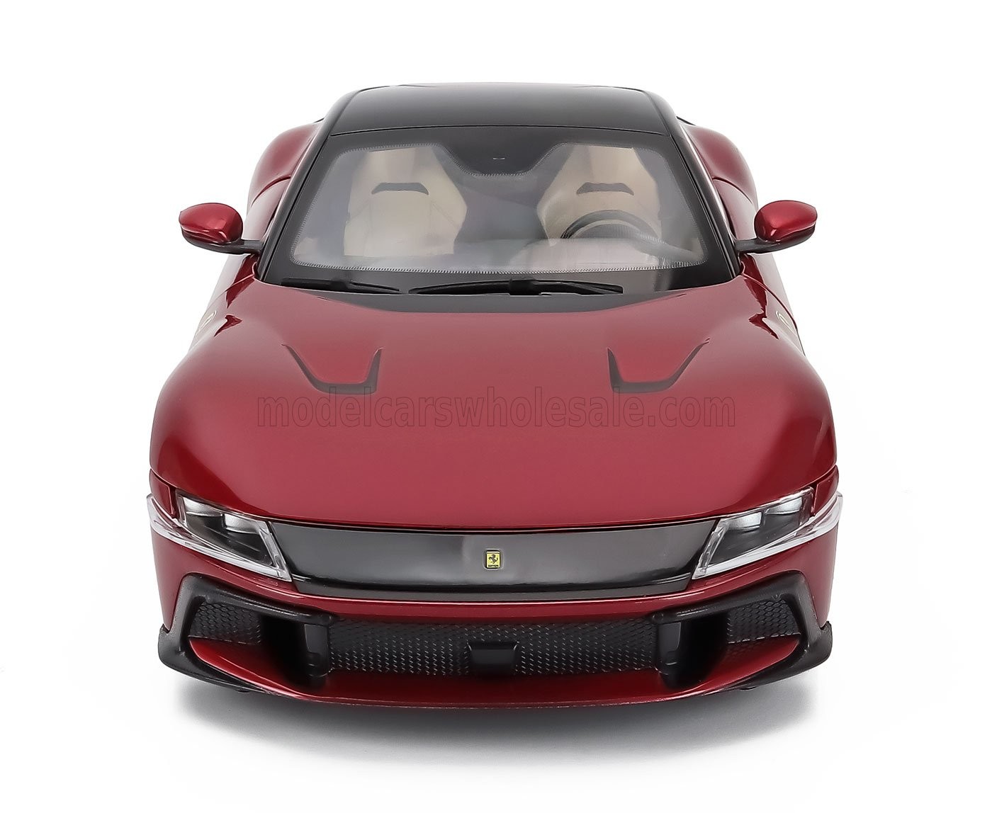 Polistil 1:18 Ferrari 12Cilindri 2024 Imola Red Metallic with Showcase (18FE0…