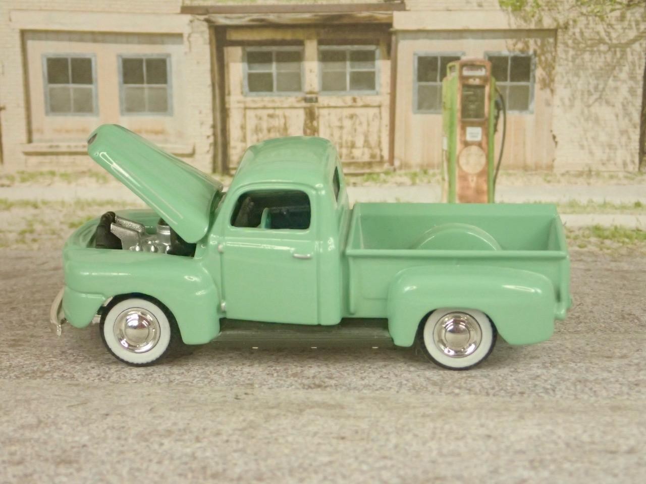 Vintage 1948 Ford F-1 239ci Flathead V8 Step-Side Pick-up 1/64 Scale Ltd Edit H