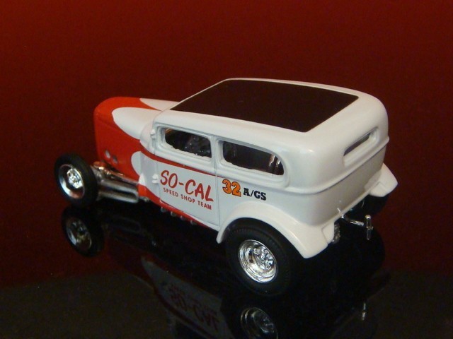 So Cal Speed Shop 1932 Ford Vicky Flathead V8 Open-Body Dragster 1/64 Scale LE T