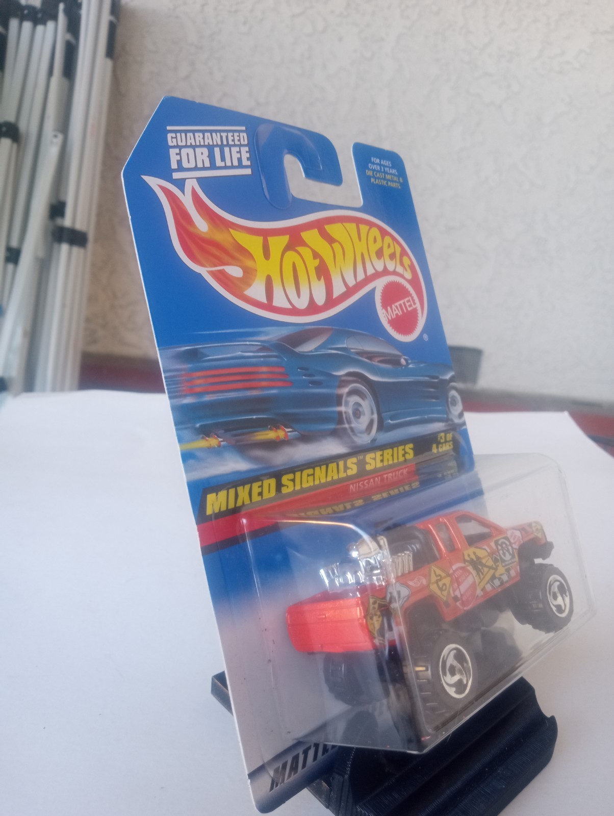 1997 Mattel Hot Wheels Mixed Signals Series Nissan Truck 3/4 #735