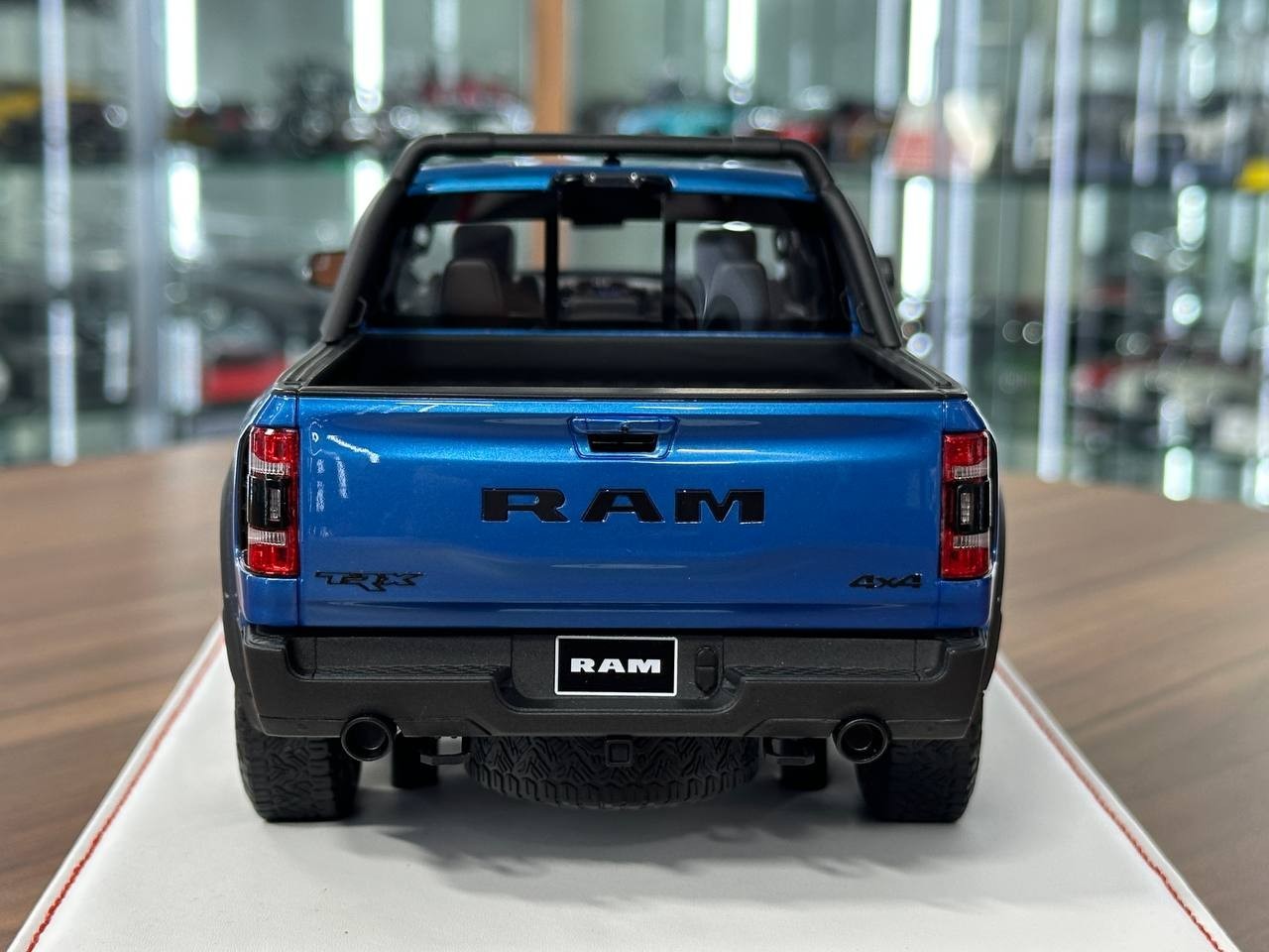 Dodge Ram TRX 1500 by Diamand – Blue – Ltd. Collector Car [1:18 Resin – 40 pcs]