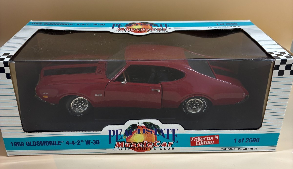1969 Oldsmobile 442 W-30 1/18 ERTL American Muscle Peach State Club Car DS20