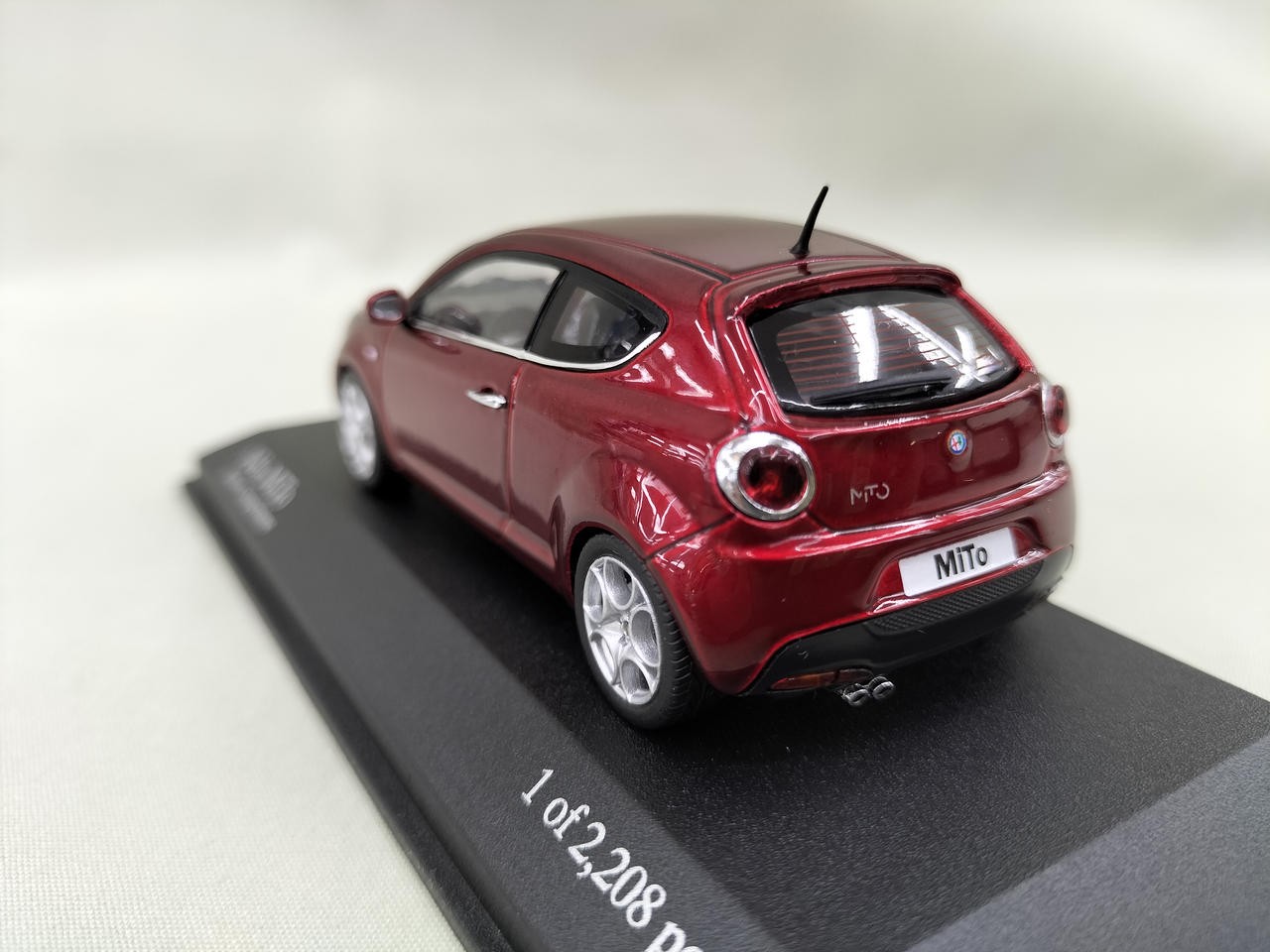 MINICHAMPS Red Metallic Alfa Mito 2009