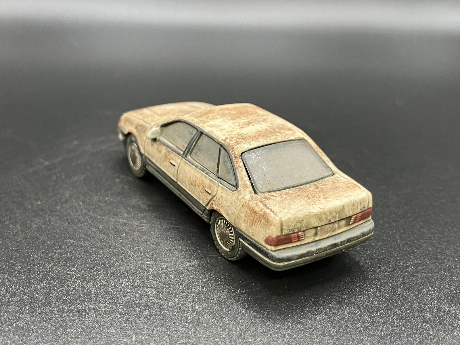 1989 Ford Taurus Rusty Weathered Barn Find 1/64 Diecast Custom Greenlight Car
