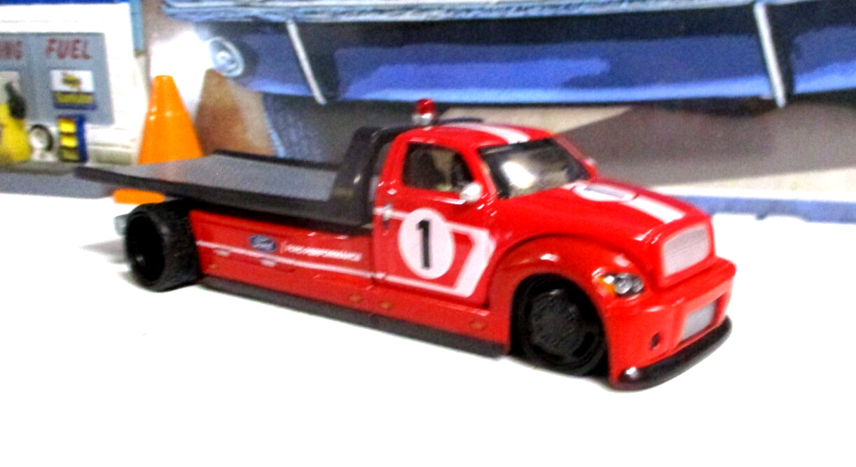 Maisto Design Elite Flatbed Transport New/Loose Metal/Plastic Rubber Tires!