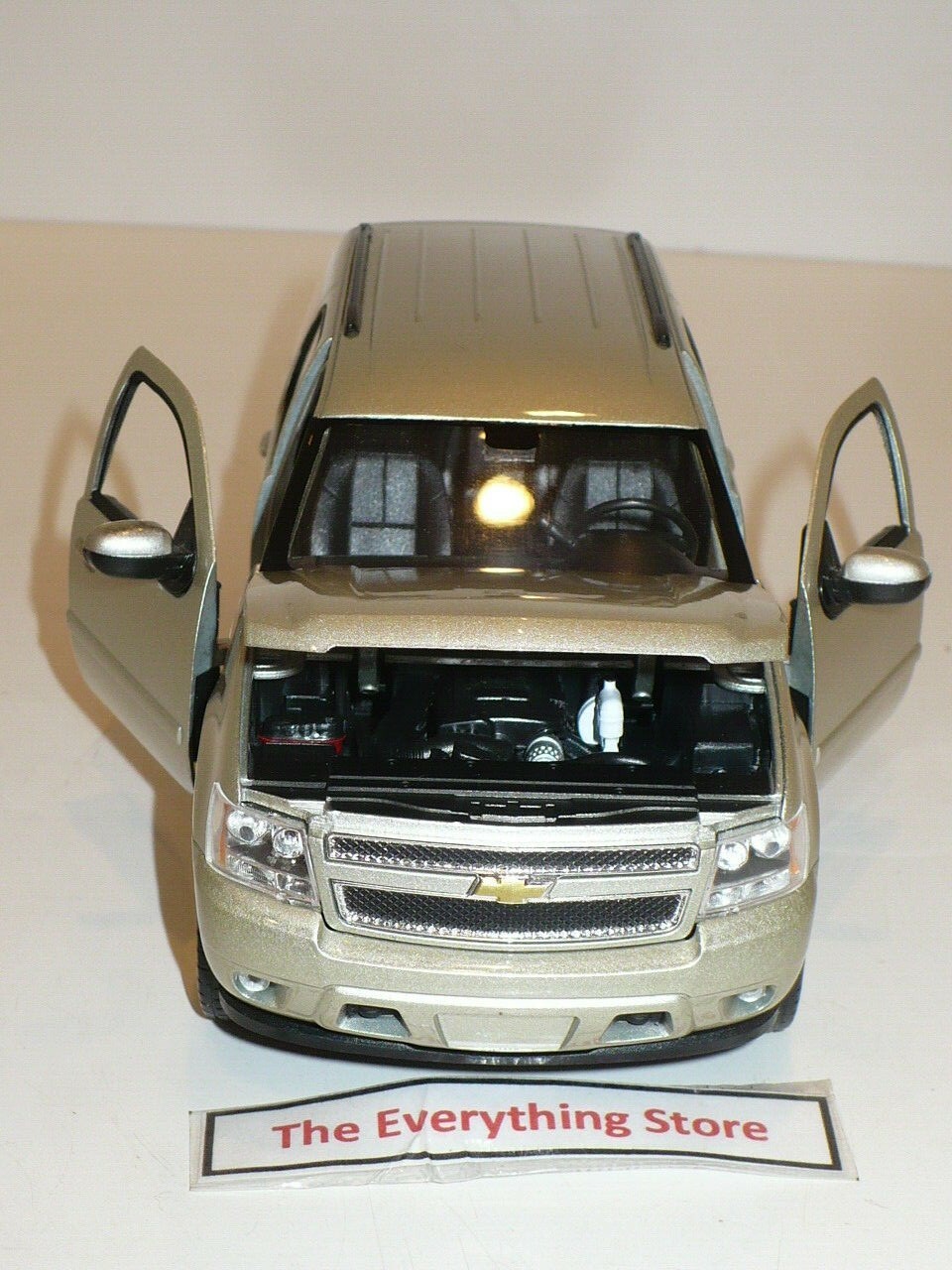 WELLY 2008 CHEVY TAHOE LT SUV 1:24 SCALE LIGHT GOLD FREE SHIP