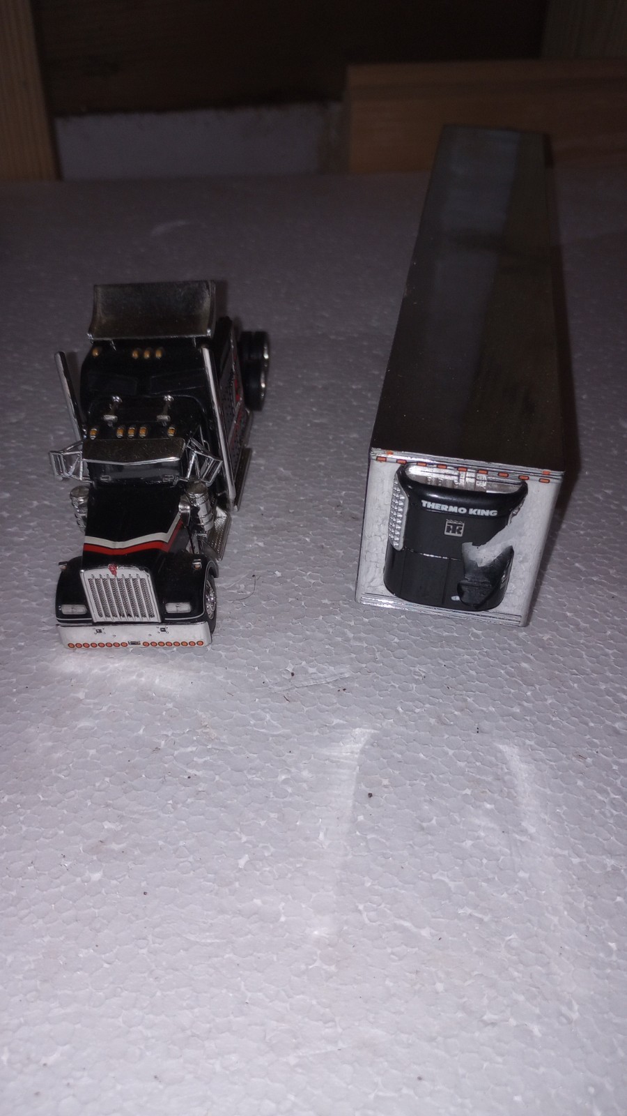 1/64 Dcp Kenworth With Matching Trailer As Is Broken And Missing Parts