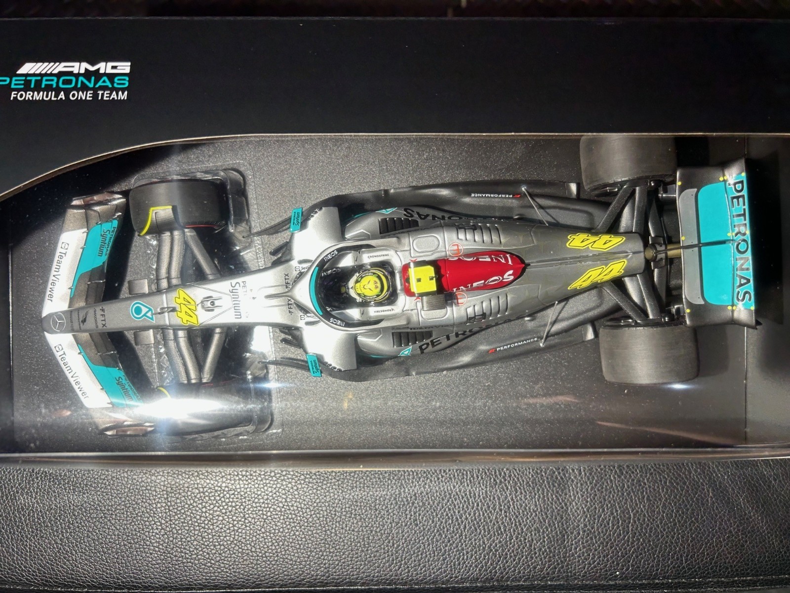 1/18 Minichamps – 2022 MERCEDES-AMG F1 W13 E #44 – LEWIS HAMILTON – SPANISH GP