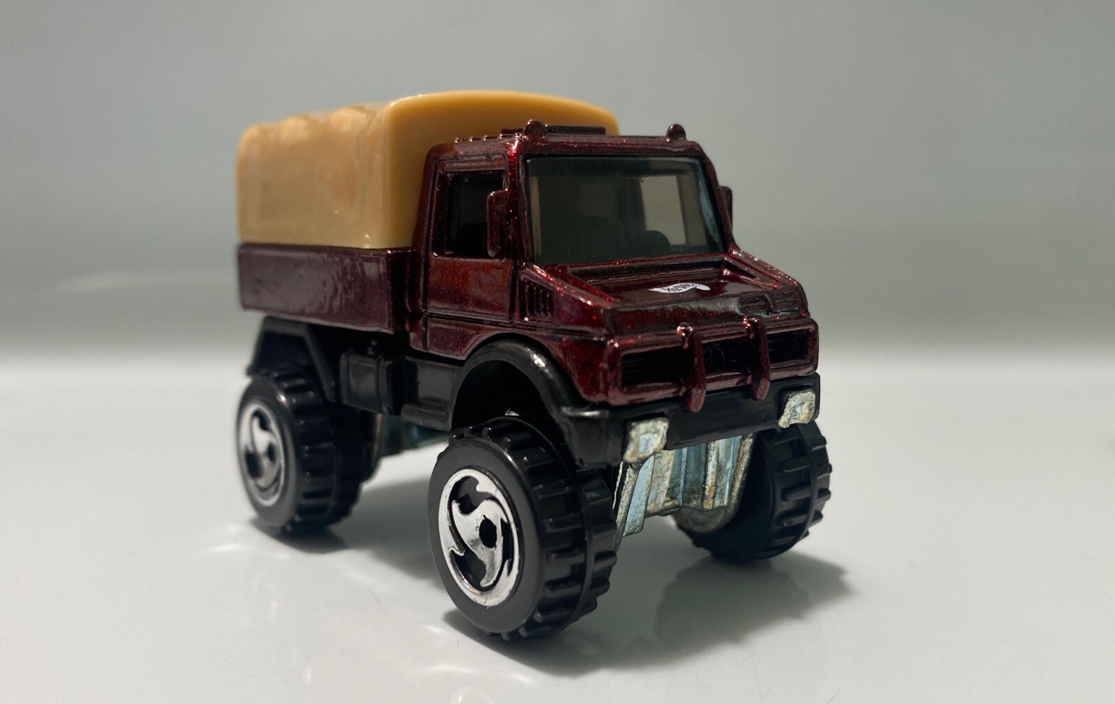 ** 2000 Hot Wheels MERCEDES-BENZ UNIMOG w/ REMOVABLE TOP MINT BLISTER PULL **